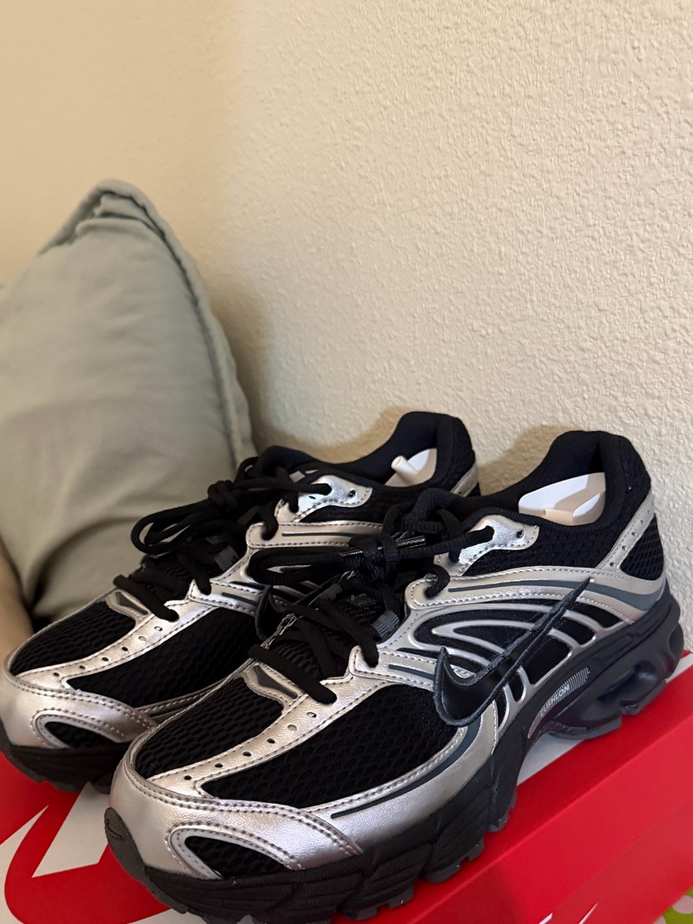 Nike Air Max Moto 2k W10